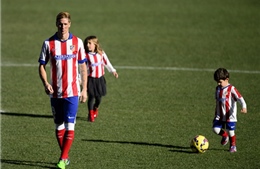 Fernando Torres ra mắt trước 45.000 CĐV 
